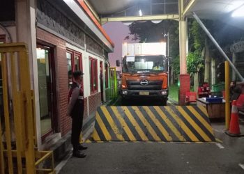 Polsubsektor Cargo Polresta Bandara Soetta Kawal Kelancaran Distribusi Bagasi Jamaah Haji Kloter 05 Banten