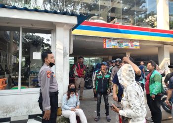Respons Cepat Layanan 110, Petugas Tebet Tangani Laka Lantas di Jalan Raya Casablanca