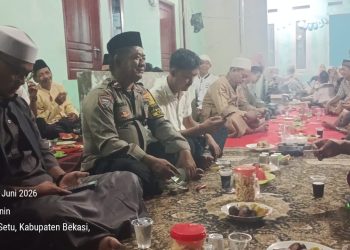 Patroli Dialogis Polsek Setu Hadiri Yasin Tahlil Warga Burangkeng, Sampaikan Pesan Kamtibmas