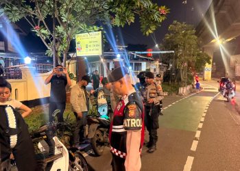 POLSEK METRO KEBAYORAN BARU GELAR RAZIA ANTISIPASI KEJAHATAN JALANAN 3C DAN TAWURAN DI JALAN KYAI MAJA