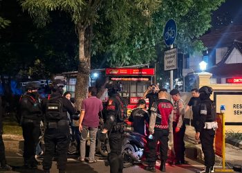 POLSEK METRO KEBAYORAN BARU GELAR RAZIA ANTISIPASI KEJAHATAN JALANAN 3C DAN TAWURAN DI JALAN KYAI MAJA