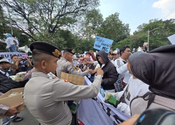 Polda Metro Jaya Pastikan Aksi Unjuk Rasa di Silang Selatan Monas Berjalan Terkendali