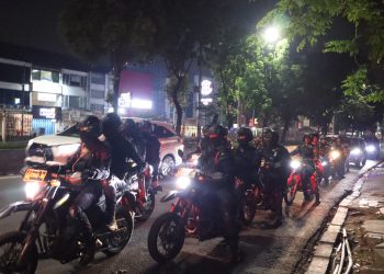 Pamenwas Polres Metro Jakarta Barat Pimpin Apel Patroli Skala Sedang dan Razia Stasioner Wujudkan Rasa Aman Masyarakat di Tengah Malam