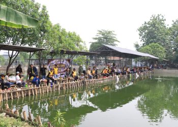 On The Spot Sambut HUT Bhayangkara ke-80, Kapolres dan Wakapolres Bekasi Kota Serap Aspirasi Lewat Lomba Mancing