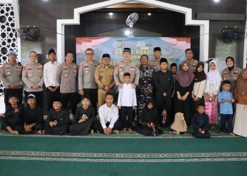 Kapolres Kepulauan Seribu Pimpin Bakti Sosial, Kesehatan dan Religi di Pulau Untung Jawa Sambut Hari Bhayangkara ke-80