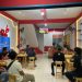Dukung Jagoan Bola Sambil Jaga Kondusivitas, Polisi dan Warga Tangerang Nobar Piala Dunia Bareng