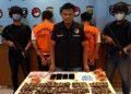 POLDA METRO JAYA MENGGAGALKAN DUA ORANG PENGEDAR ETOMIDATE DAN EKSTASI DALAM KEMASAN BERAS INDIA, TERKAIT JARINGAN MALAYSIA