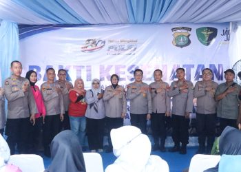 Bakti kesehatan HUT Bhayangkara ke-80, Polres Metro Jakarta Timur hadirkan layanan kesehatan gratis dan bantuan sosial bagi warga Pasar Rebo