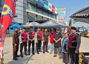 Jaga Jakarta Jaga Bekasi, Patroli Dialogis Polsek Cikarang Utara Ingatkan Warga Waspada Curanmor dan Begal