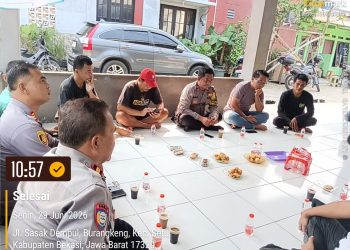Jaga Jakarta Jaga Bekasi, Kapolsek Setu Ajak Warga Burangkeng Perkuat Ronda dan Cegah Gangguan Kamtibmas