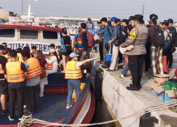 Polsek Sunda Kelapa Tingkatkan Pelayanan dan Pengamanan Wisatawan di Dermaga Kali Adem Menuju Kepulauan Seribu