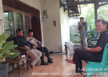 Polri Hadir di Tengah Masyarakat, Wakapolsek Ciledug Takziah ke Rumah Duka Purnawirawan