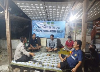 Bhabinkamtibmas Desa Kedungwaringin Ajak Warga Perkuat Siskamling Melalui Program Jaga Bekasi On The Spot