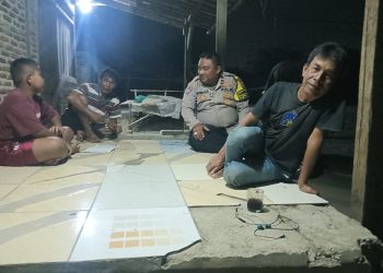 JAGA BEKASI ON THE SPOT, Bhabinkamtibmas Polsek Kedungwaringin Sambangi Warga Karangmekar