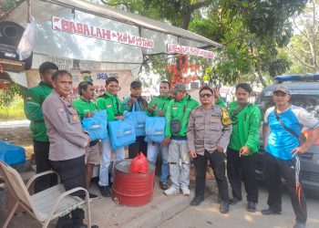 Kapolsek Medansatria “Jaga Bekasi On The Spot” di Kp. Pintu Air, Serap Aspirasi Ojol dan Warga