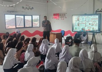JAGA JAKARTA ON THE SPOT: Police Goes to School, Polsek Cikarang Pusat Tanamkan Integritas dan Cegah Bullying di SMK Dewantara Kesehatan
