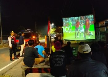 Polsek Muaragembong Monitoring Nobar Final Piala Dunia 2026 Bersama Warga Pantai Mekar