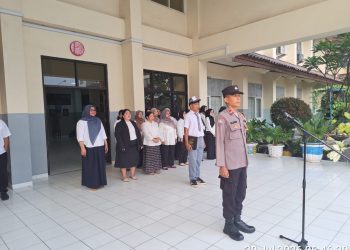 Police Goes to School, Bhabinkamtibmas Jejalenjaya Ajak Pelajar SMA Yadika 13 Menjauhi Narkoba dan Tawuran