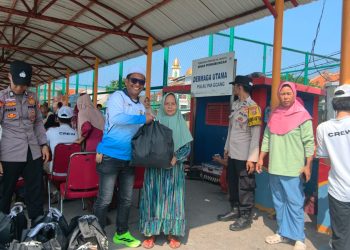 Polri Peduli, Polsek Kepulauan Seribu Utara Salurkan 434 Paket Sembako untuk Jompo Dhuafa Bersama Yayasan Antheia Project