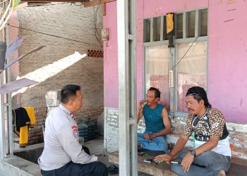 Jaga Jakarta Jaga Bekasi, Bhabinkamtibmas Karangharum Ajak Warga Jaga Kerukunan dan Cegah Kebakaran