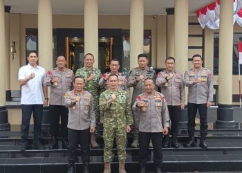 Kunjungi Dankorps Brimob Polri, Kapolda Metro Jaya dan Pangdam Jaya Perkuat Soliditas TNI-Polri