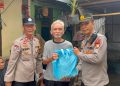 Polsek Tebet Salurkan 140 Kantong Beras Bantuan Kapolda Metro Jaya kepada Warga Kelurahan Manggarai