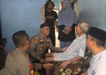 Jaga Jakarta On The Spot, Kapolsek Bekasi Barat Wujudkan Kepedulian kepada Warga Sakit dan Lansia