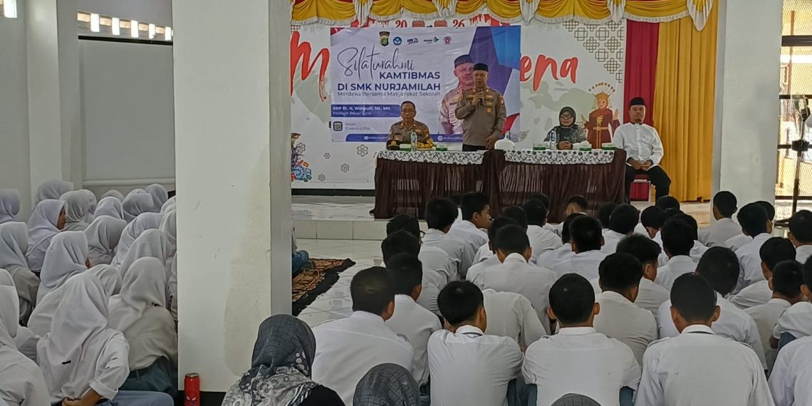 Jaga Jakarta On The Spot, Kapolsek Bekasi Barat Edukasi Siswa SMK Nurjamillah Bintara