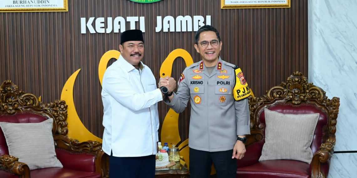 Kapolda Jambi Hadir Langsung ke Kejati, Sampaikan Ucapan Selamat Hari Lahir Kejaksaan RI
