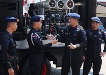 Brimob Polda Jateng Kembali Salurkan Air Bersih untuk Warga Terdampak Kekeringan di Semarang