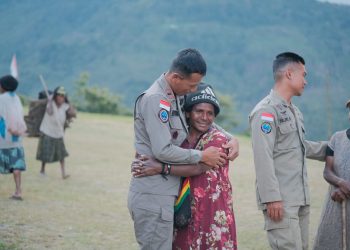 Delapan Bulan Bersama Masyarakat, Satgas Kepolisian Operasi Damai Cartenz-2026 Tinggalkan Kenangan Kekeluargaan di Kiwirok