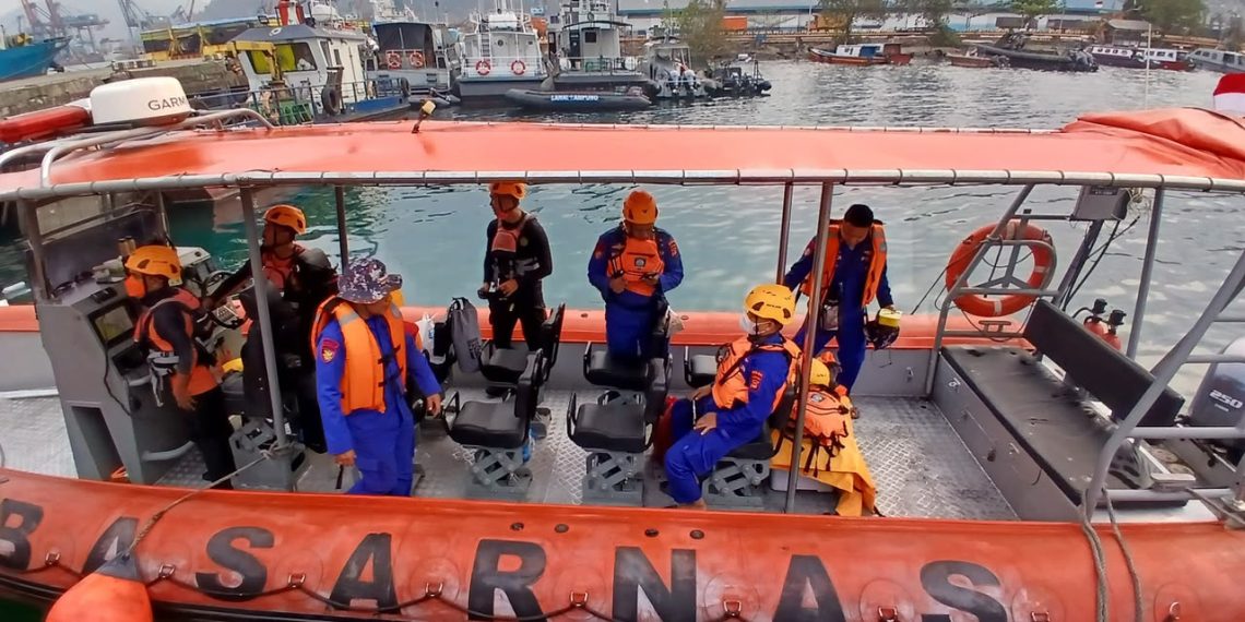 Polda Lampung Perkuat Pencarian 5 Wartawan dan 3 Kru Kapal yang Hilang Kontak di Selat Sunda