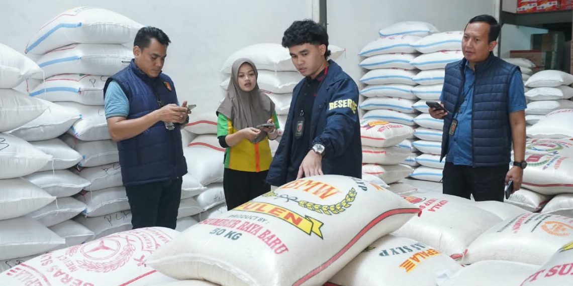 Satgas Pangan Polres Metro Jakut Sidak Harga Beras di Koja, Pastikan Tak Melampaui HET