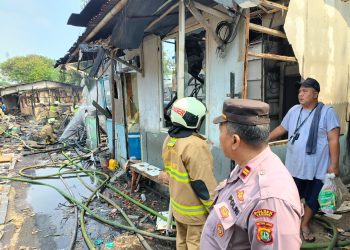 Kebakaran Rumah di Ujung Menteng, Api Merembet ke 15 Rumah Kontrakan