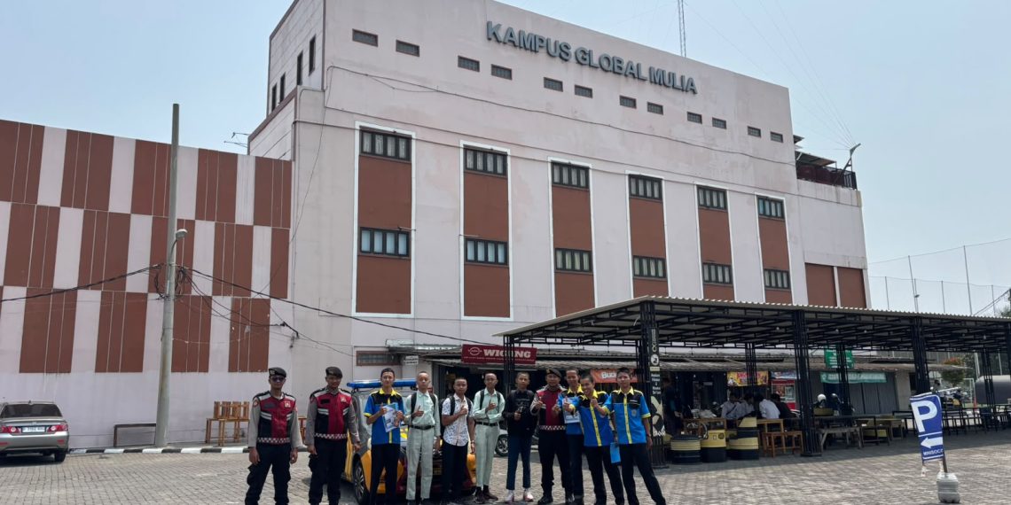 Patroli Jaga Jakarta Jaga Bekasi Sambangi SMK Global Mulia, Sampaikan Pesan Kamtibmas