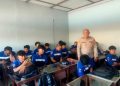 Kapolsek Bantargebang Laksanakan Program Jaga Pelajar di SMK Al Bahri, Tekankan Pencegahan Tawuran dan Kenakalan Remaja