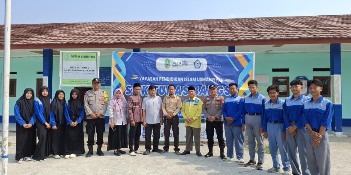 Polisi Sahabat Pelajar, Polsek Tambelang Dampingi Deklarasi Pelajar SMK Tunas Bangsa