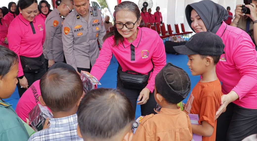 Bhayangkari Turunkan 74 Nakes dalam Bakkes di Aceh Tamiang, Sediakan Cek Lab hingga Operasi Katarak Gratis