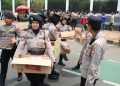 Pelayanan Humanis di DPR, Polisi Bagikan Konsumsi kepada Massa Aksi