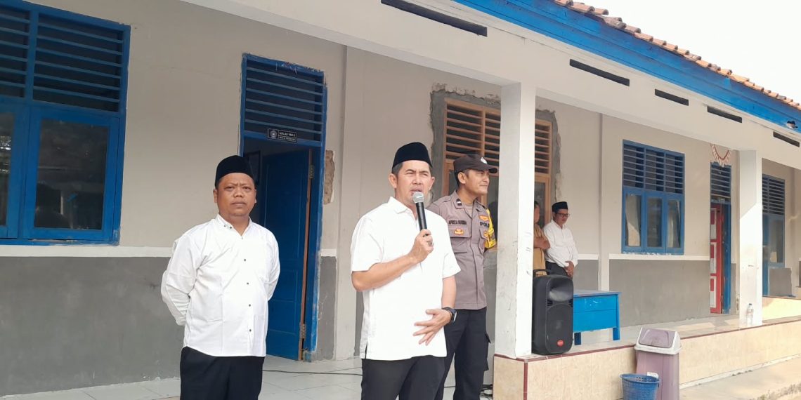 Polsek Pebayuran Gelar “Police Go To School” di MTs Elyasiniah, Edukasi Pelajar Cegah Bullying dan Kenakalan Remaja