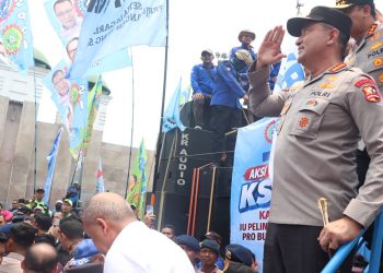 Kapolri Pantau Pengamanan Aksi di DPR/MPR, Polri Kedepankan Pelayanan Humanis