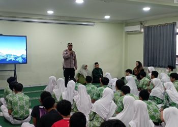 Polsek Cakung Dampingi Sosialisasi SPMB SMA Kemala Taruna Bhayangkara kepada 200 Pelajar