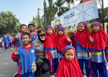 Polisi Sahabat Anak, Polres Metro Bekasi Tanamkan Disiplin dan Kesadaran Hukum Sejak Dini kepada 126 Siswa MI Mathlaul Ulum