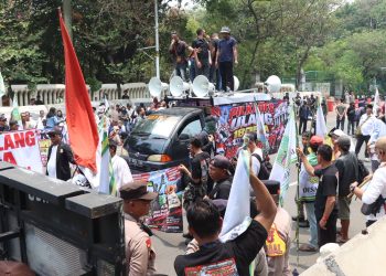 Polres Metro Jakarta Pusat Berikan Pelayanan Humanis kepada Massa Aksi LBH Ampuh Indonesia di Monas