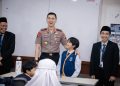 Polisi Peduli Pendidikan, Kapolda Metro Jaya Sapa Pelajar dan Dorong Literasi AI Sejak Dini