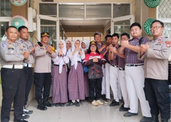 Polisi Pendamping Kelas Sambangi SMAN 2 Babelan, Berikan Himbauan Kamtibmas dan Perkuat Kedisiplinan Pelajar