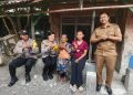 Wujud Kepedulian dan Kasih Sayang, Kapolsek Cikarang Timur Berikan Bantuan Sembako dan Santunan kepada Warga Kurang Mampu di Desa Karangsari