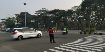 Sat Samapta Polres Metro Bekasi Gelar Pengaturan Lalu Lintas Pagi di Pertigaan Eco Water, Pastikan Kelancaran dan Keselamatan Pengguna Jalan