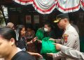 Polsek Metro Setiabudi Hadirkan Kepedulian, 209 Paket Sembako Disalurkan untuk Pemulung TPU Menteng Pulo dan Korban Kebakaran