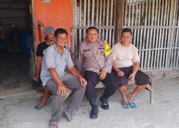 Jaga Kondusivitas Pascapilkades, Bhabinkamtibmas Polsek Pebayuran Ajak Warga Sumberurip Perkuat Kerukunan dan Cegah Kenakalan Remaja